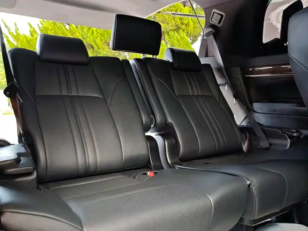 Toyota Alphard — фото 4