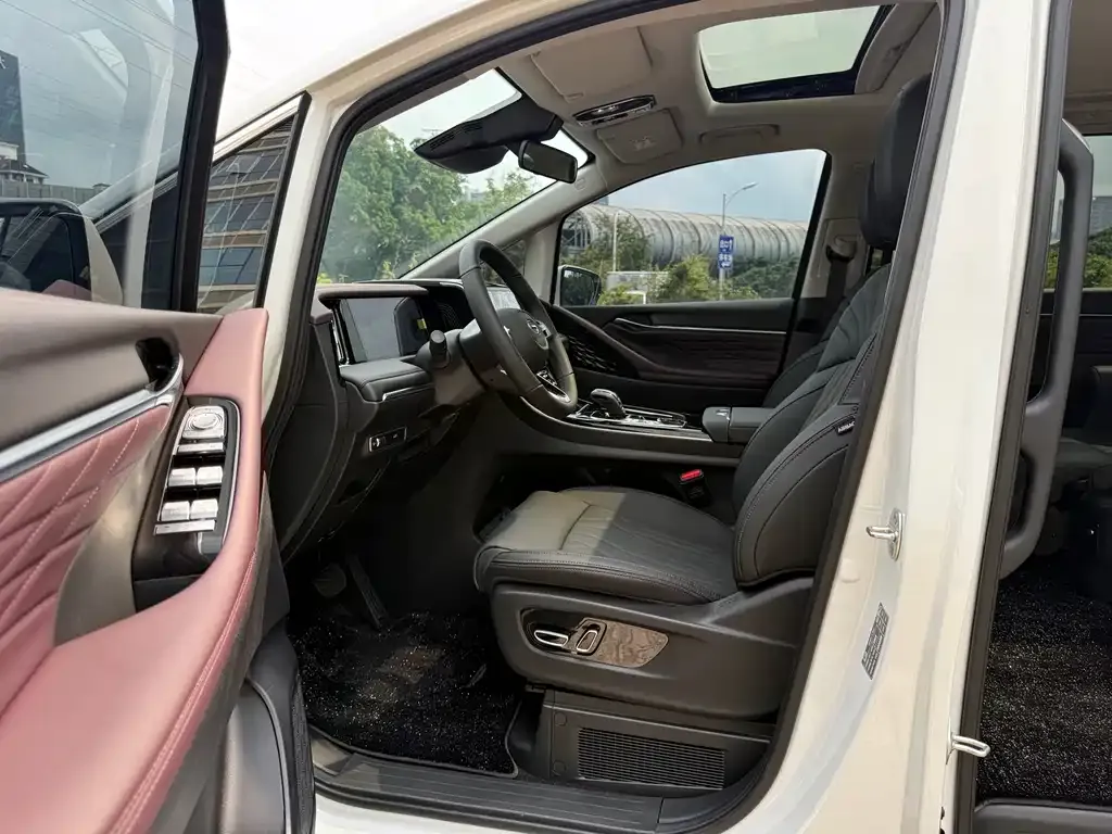 GAC Motor Trumpchi M8 — фото 4