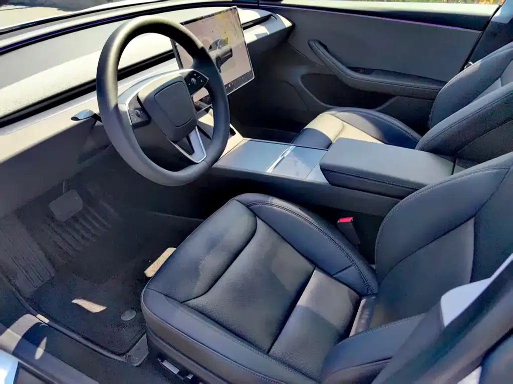 Tesla Model 3 — фото 3