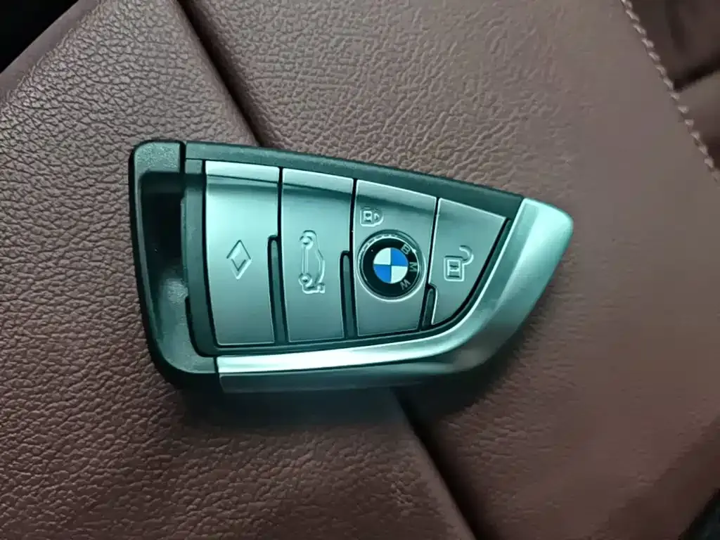 BMW 5 Series — фото 7