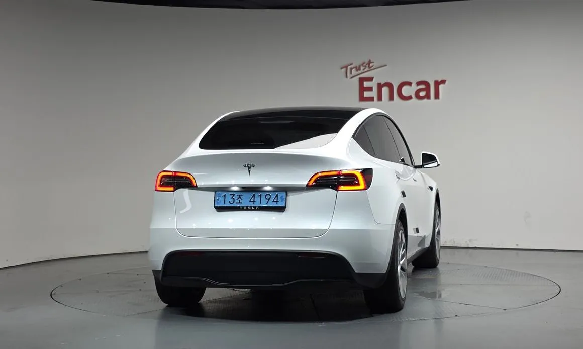 Tesla Model Y — фото 2
