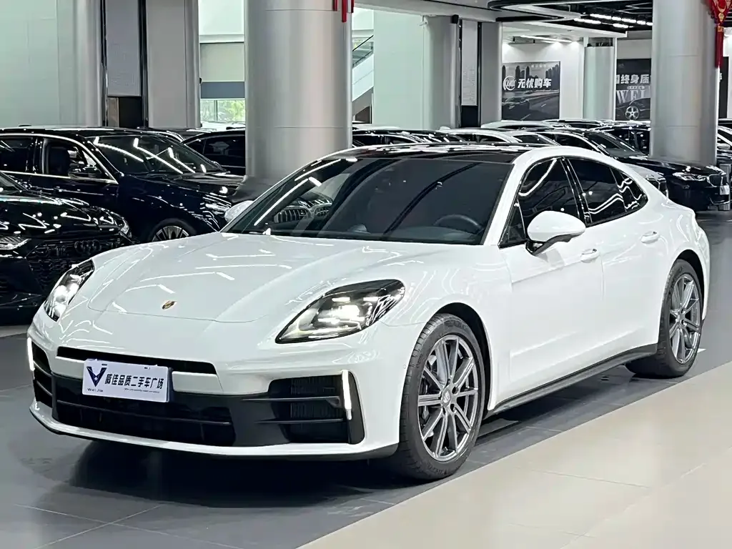 Porsche Panamera — фото 1