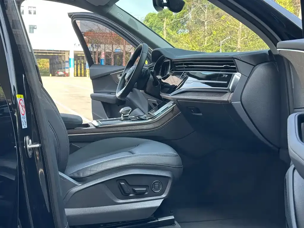 Audi Q7 — фото 2