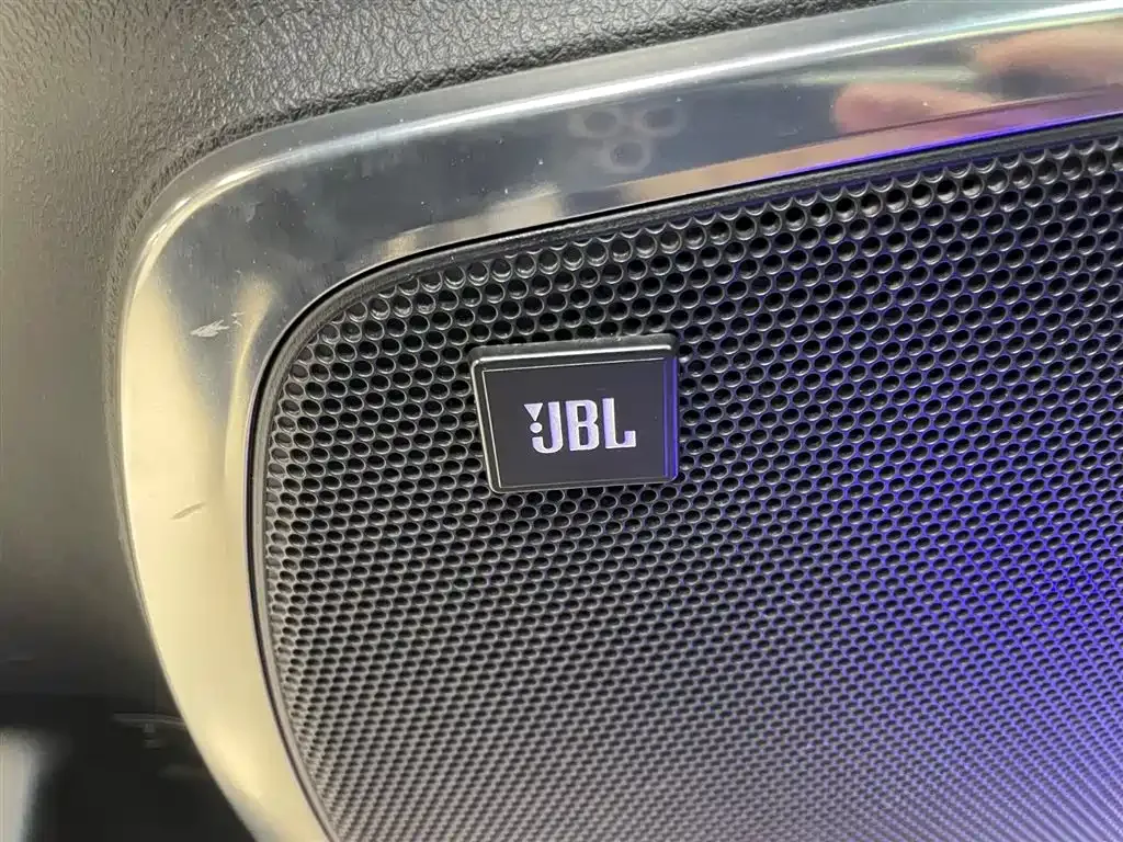 Toyota Alphard — фото 6