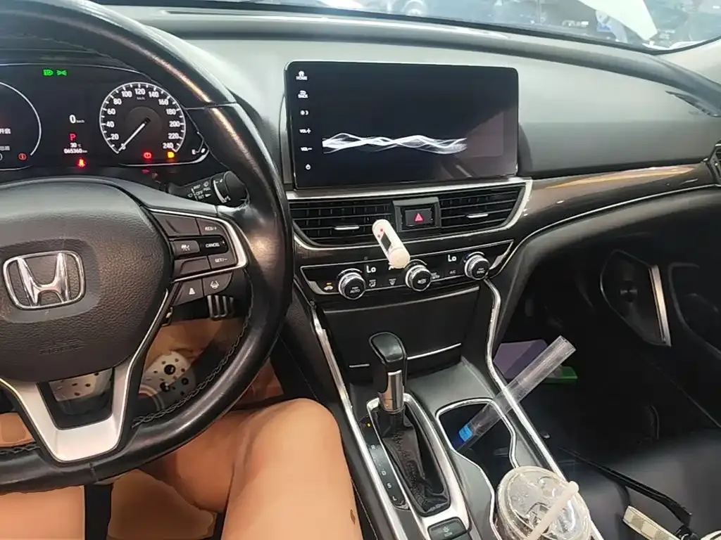 Honda Accord — фото 9