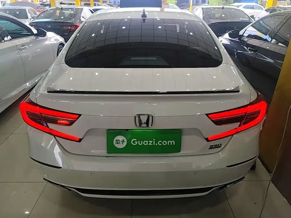 Honda Accord — фото 8