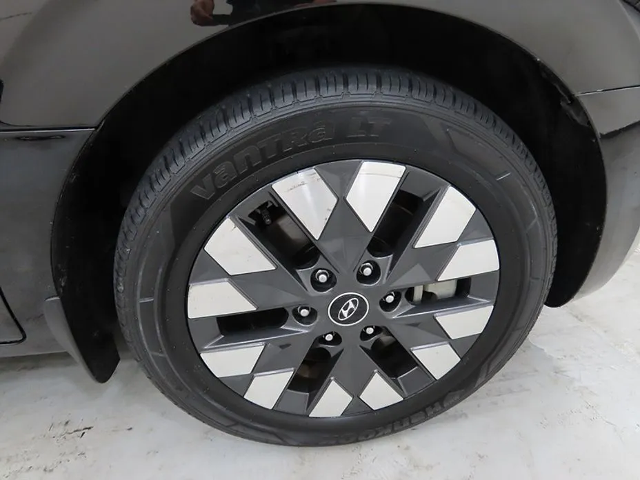 Hyundai Staria — фото 2