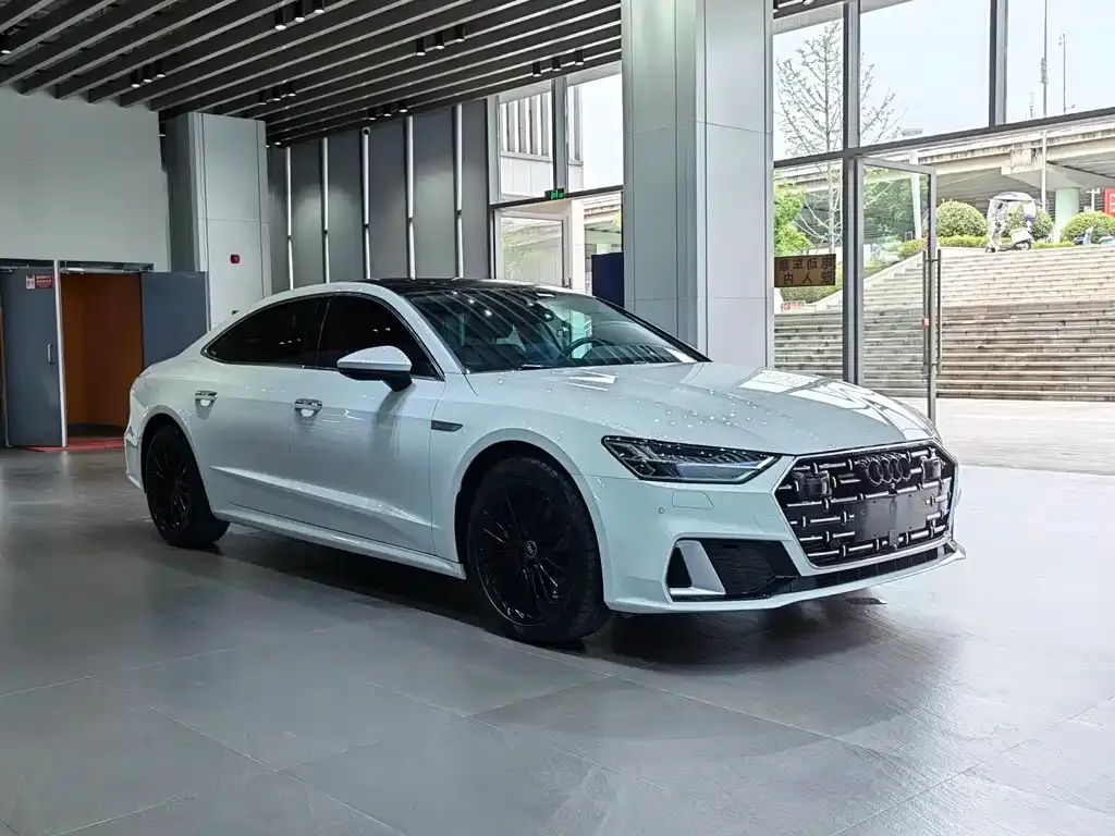 Audi A7L — фото 7