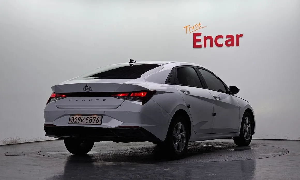 Hyundai AVANTE — фото 3