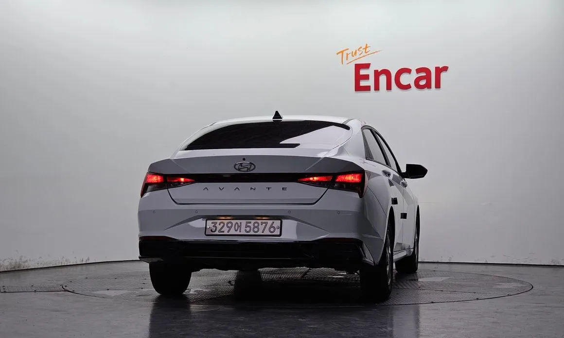 Hyundai AVANTE — фото 2