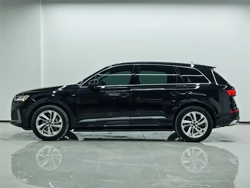 Audi Q7 — фото 8