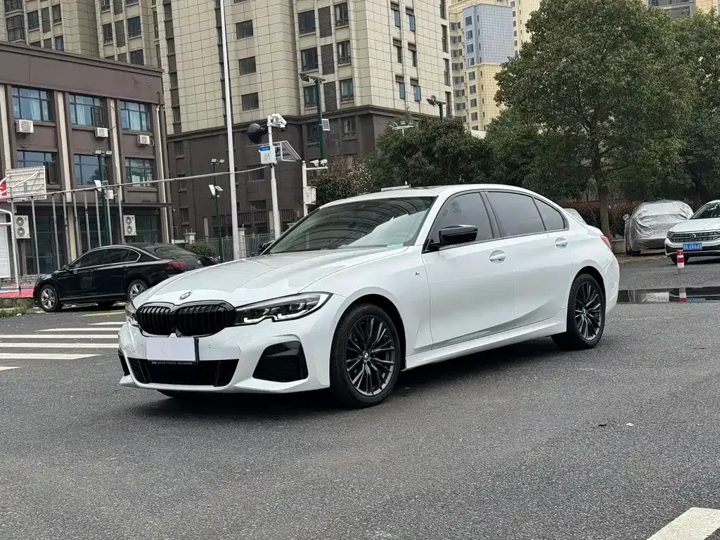 BMW 3 Series — фото 1