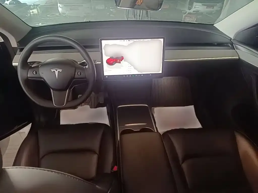 Tesla Model Y — фото 4