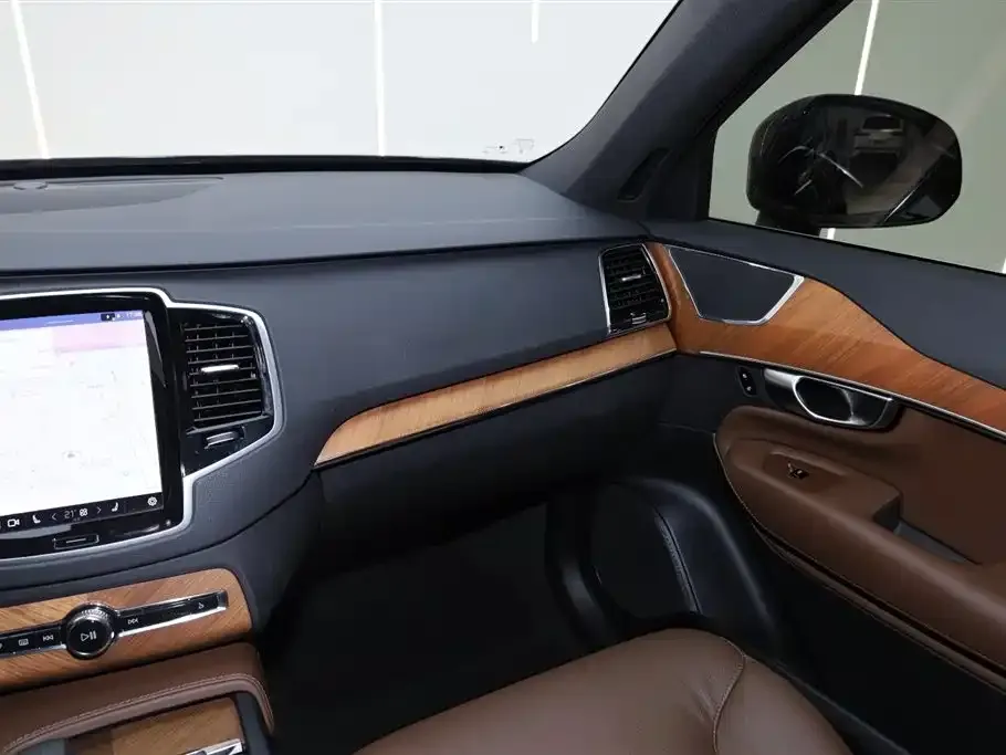 Volvo XC90 — фото 1