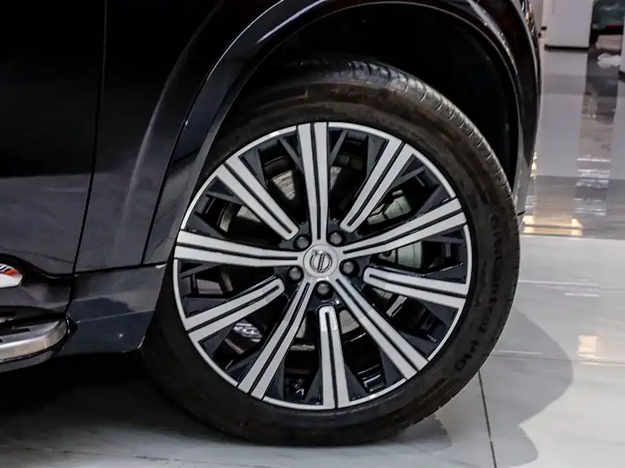 Volvo XC90 — фото 10