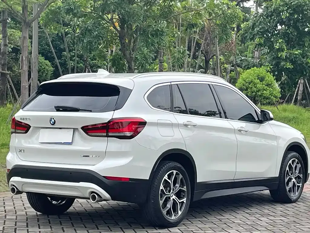 BMW X1 — фото 5