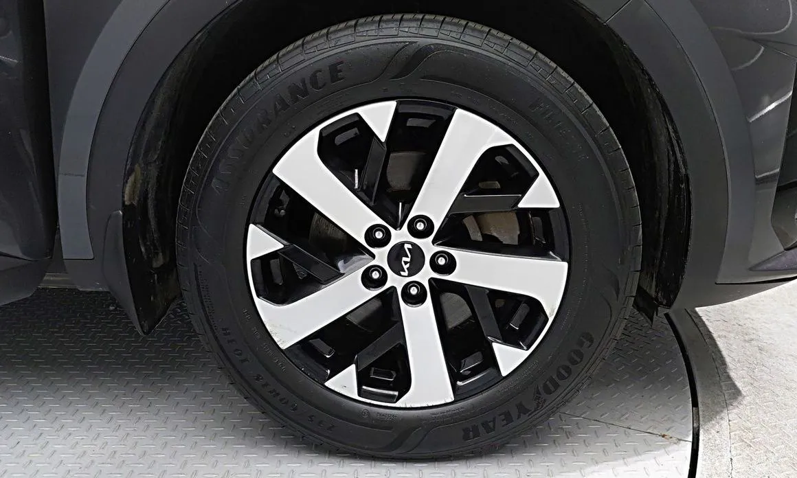 Kia Sorento — фото 10