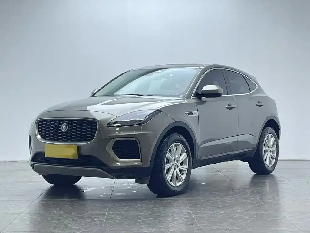 Jaguar E-PACE — фото 1