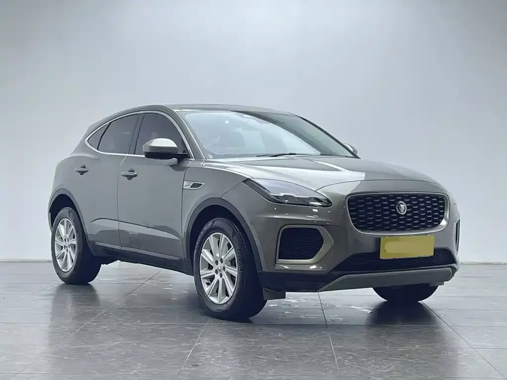 Jaguar E-PACE — фото 4