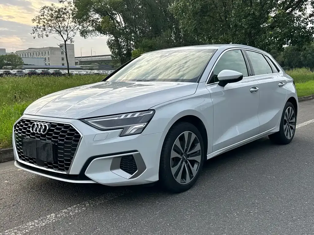 Audi A3 — фото 1