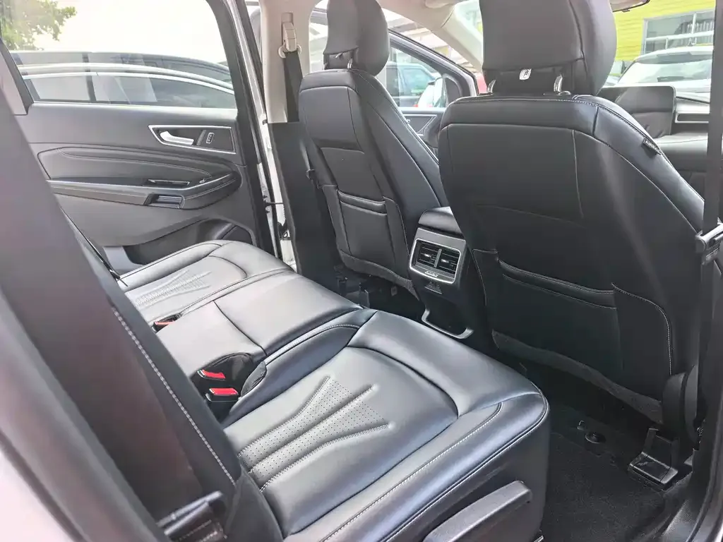 Ford Edge — фото 4