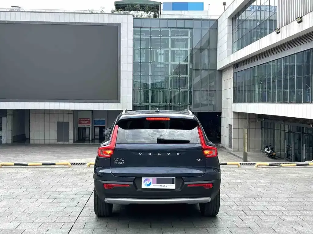 Volvo XC40 — фото 4