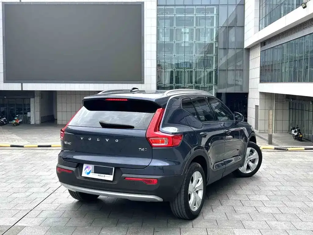 Volvo XC40 — фото 2