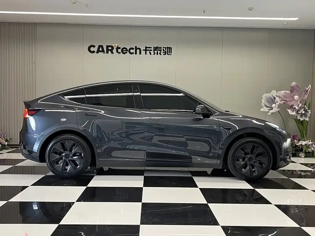 Tesla Model Y — фото 6