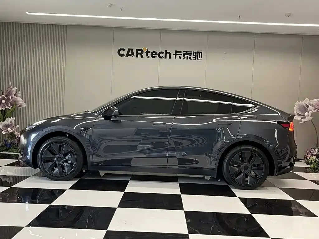 Tesla Model Y — фото 8