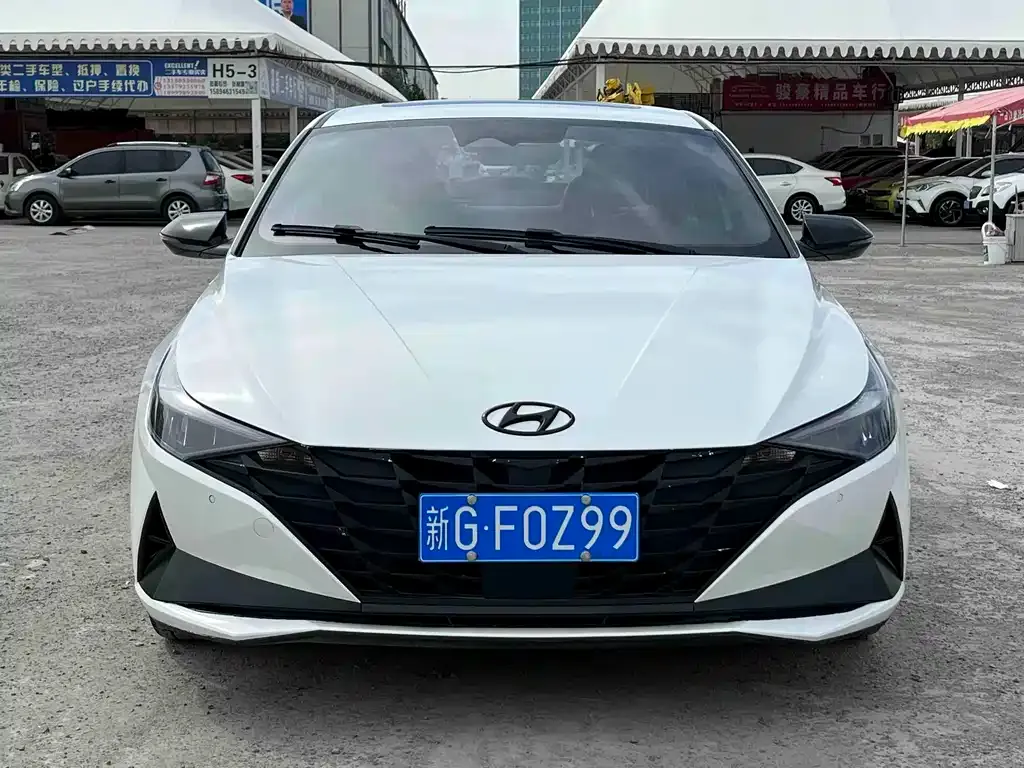 Hyundai Elantra — фото 3