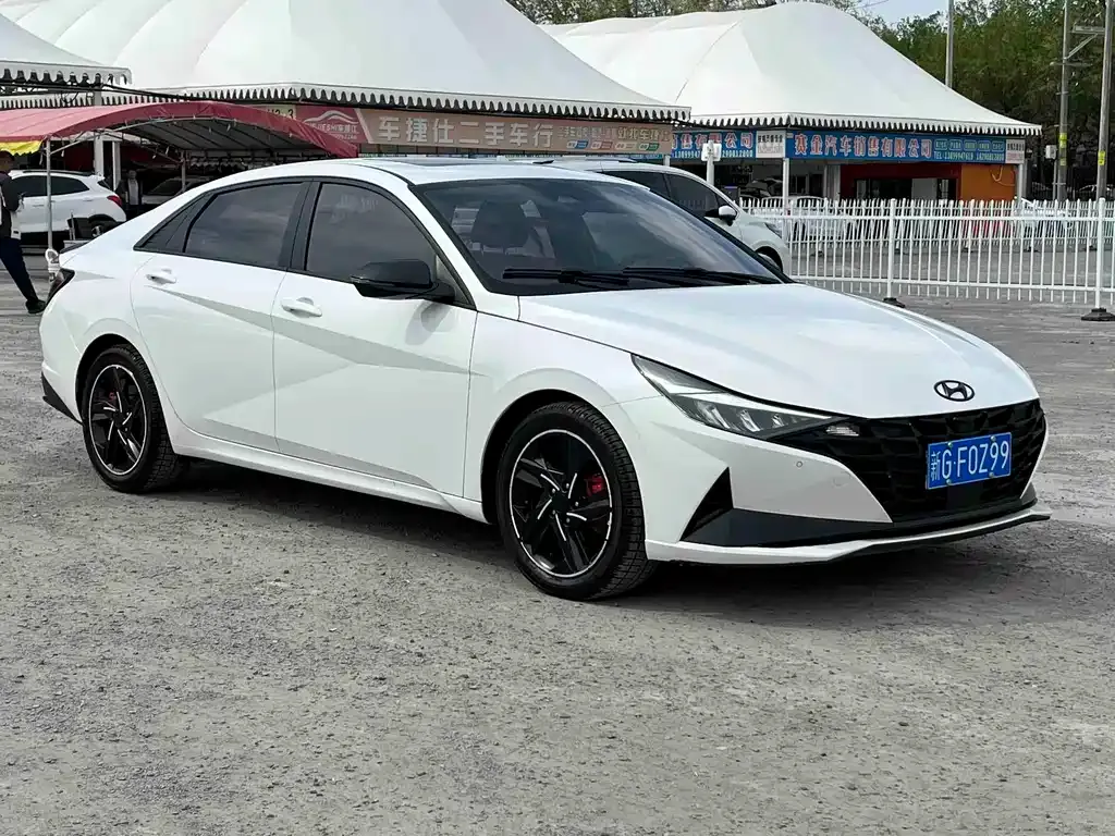 Hyundai Elantra — фото 7