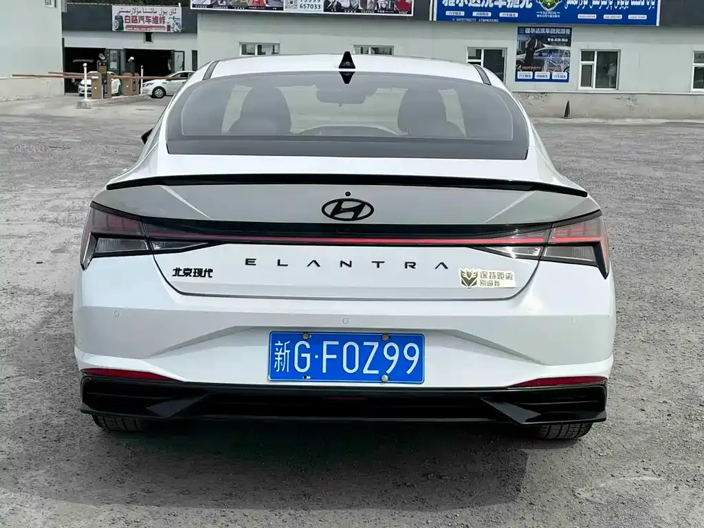 Hyundai Elantra — фото 9