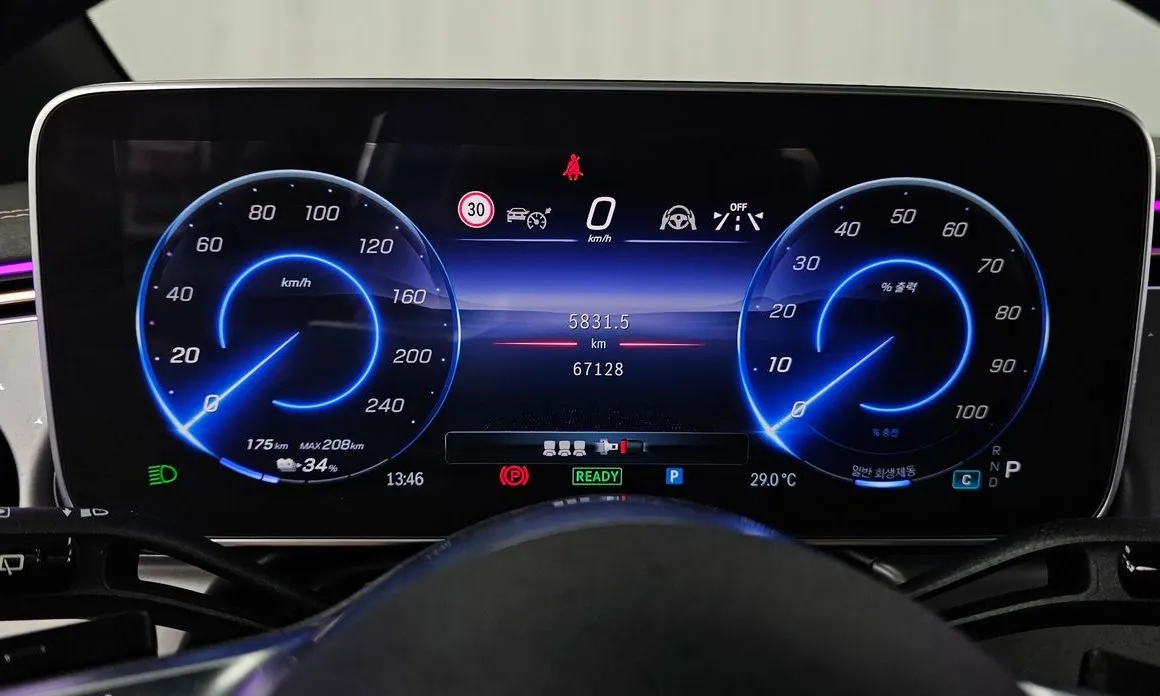 Mercedes-Benz EQE 2023 из KR, фото 2