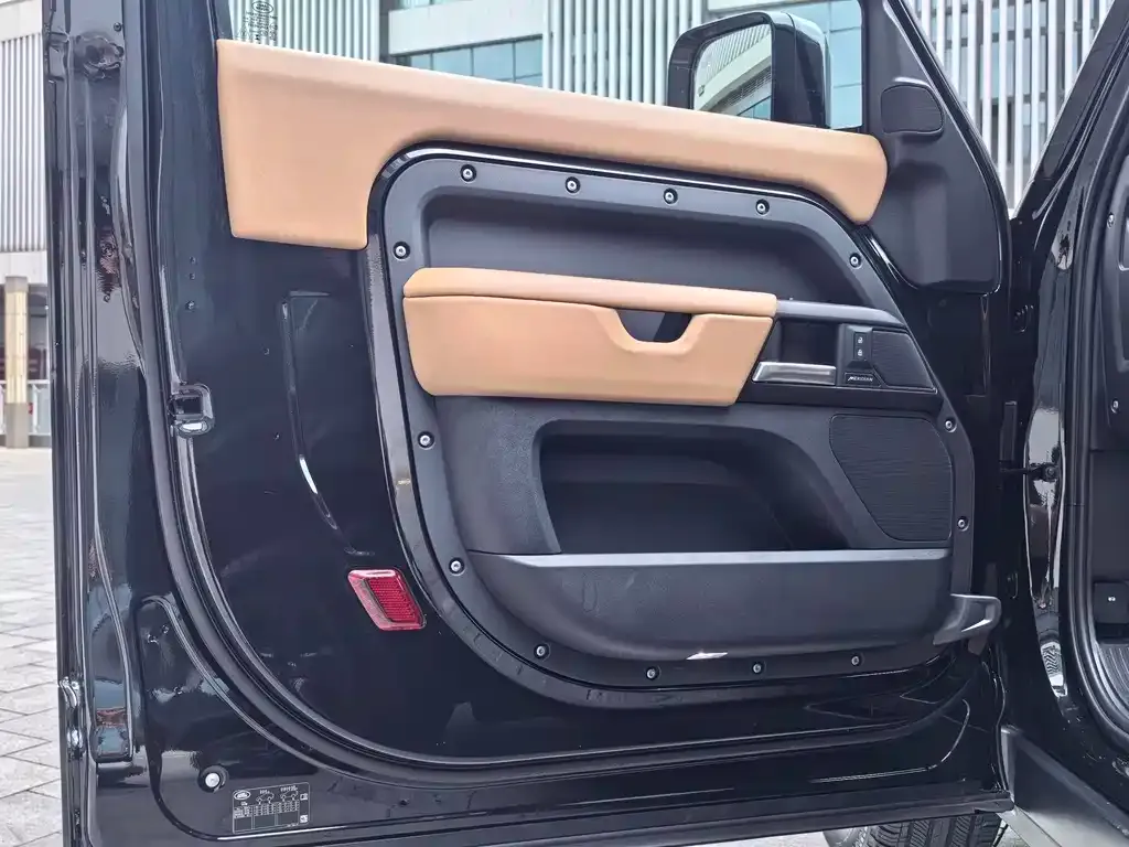 Land Rover Defender — фото 4