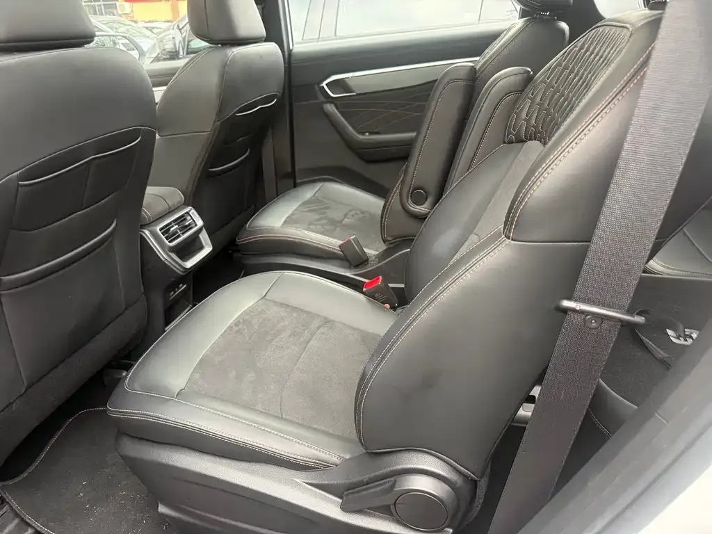 Geely Haoyue L 2024 из CN, фото 4