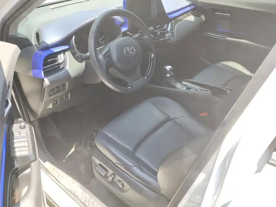 Toyota C-HR 2023 из CN, фото 2