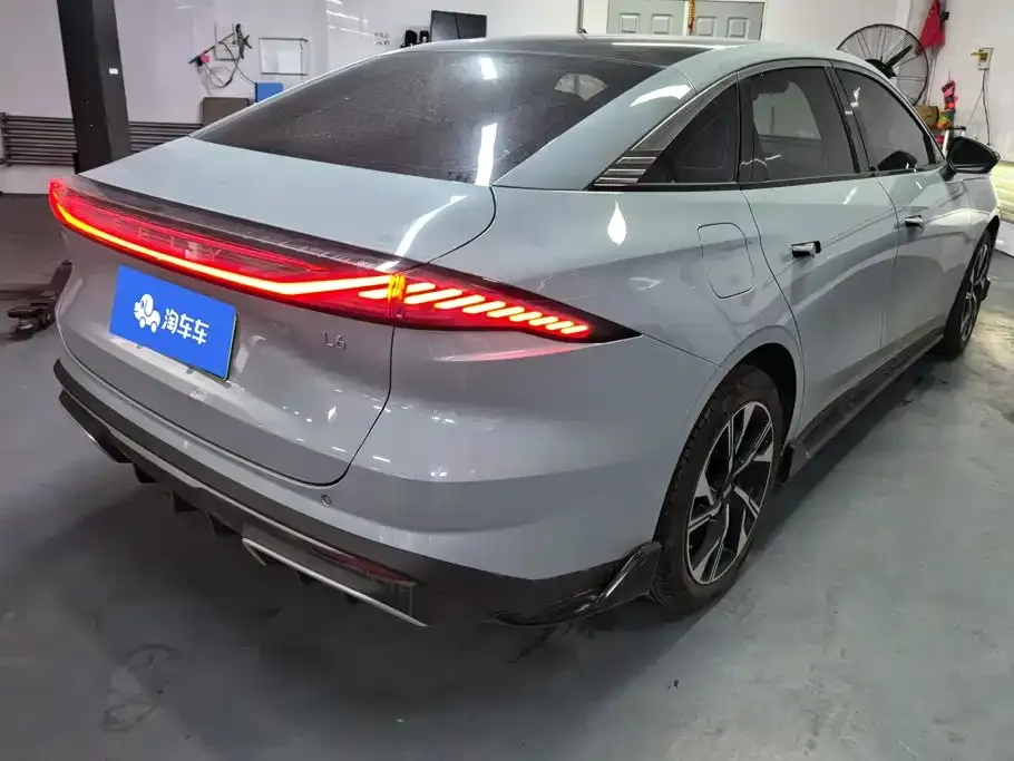 Geely Galaxy L6 — фото 4