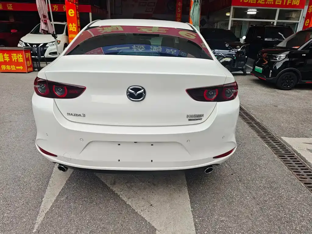 Mazda 3 Axela — фото 4
