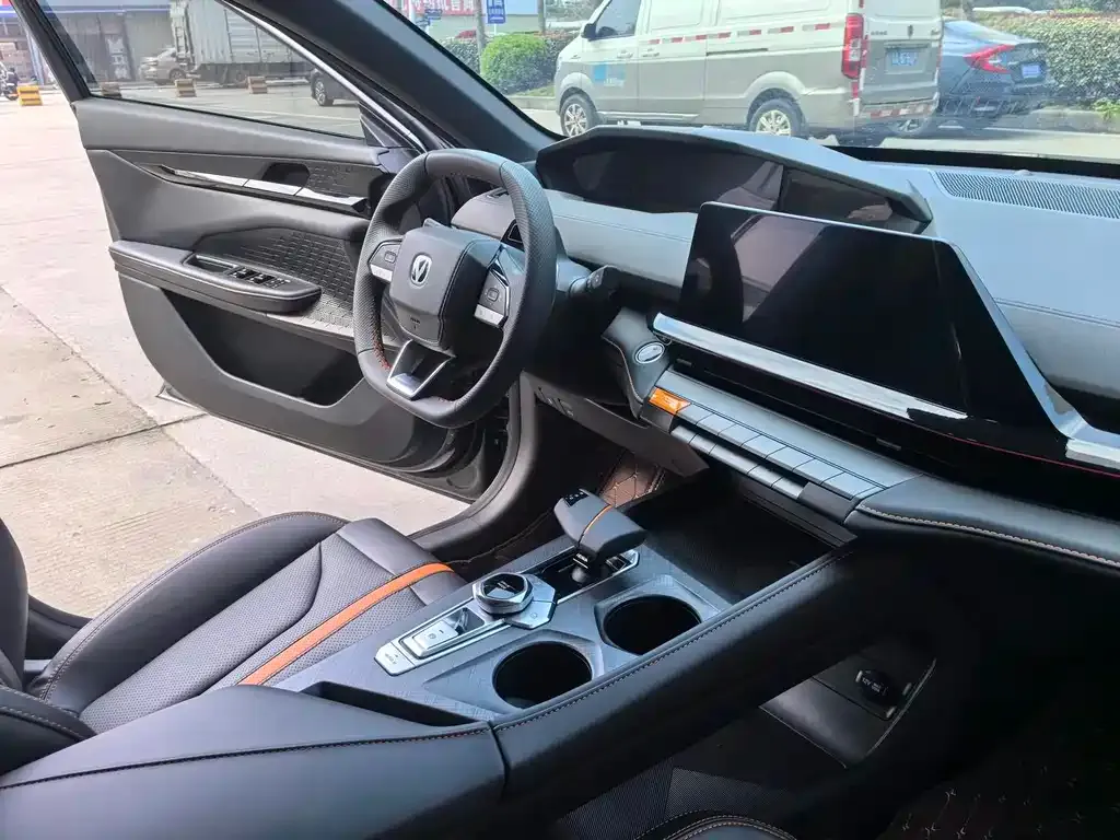 Changan UNI-V 2024 из CN, фото 3