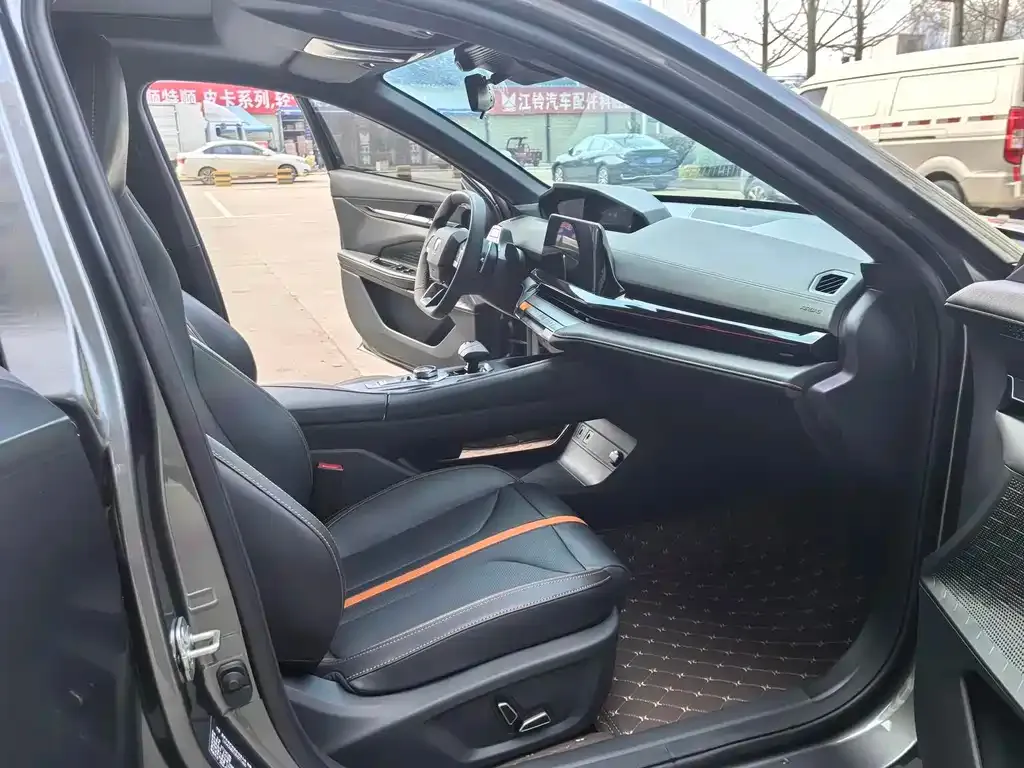 Changan UNI-V 2024 из CN, фото 4