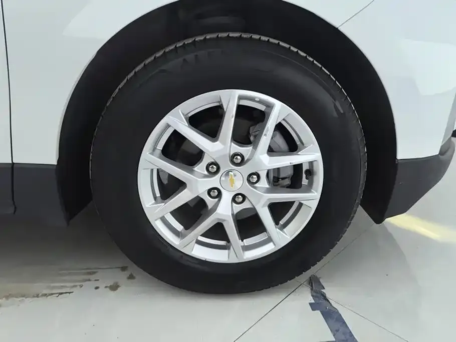 Chevrolet Equinox 2024 из CN, фото 3