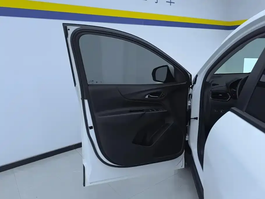Chevrolet Equinox 2024 из CN, фото 2