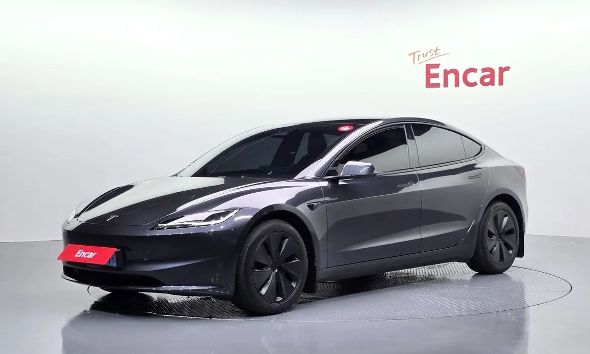Tesla Model 3 — фото 1