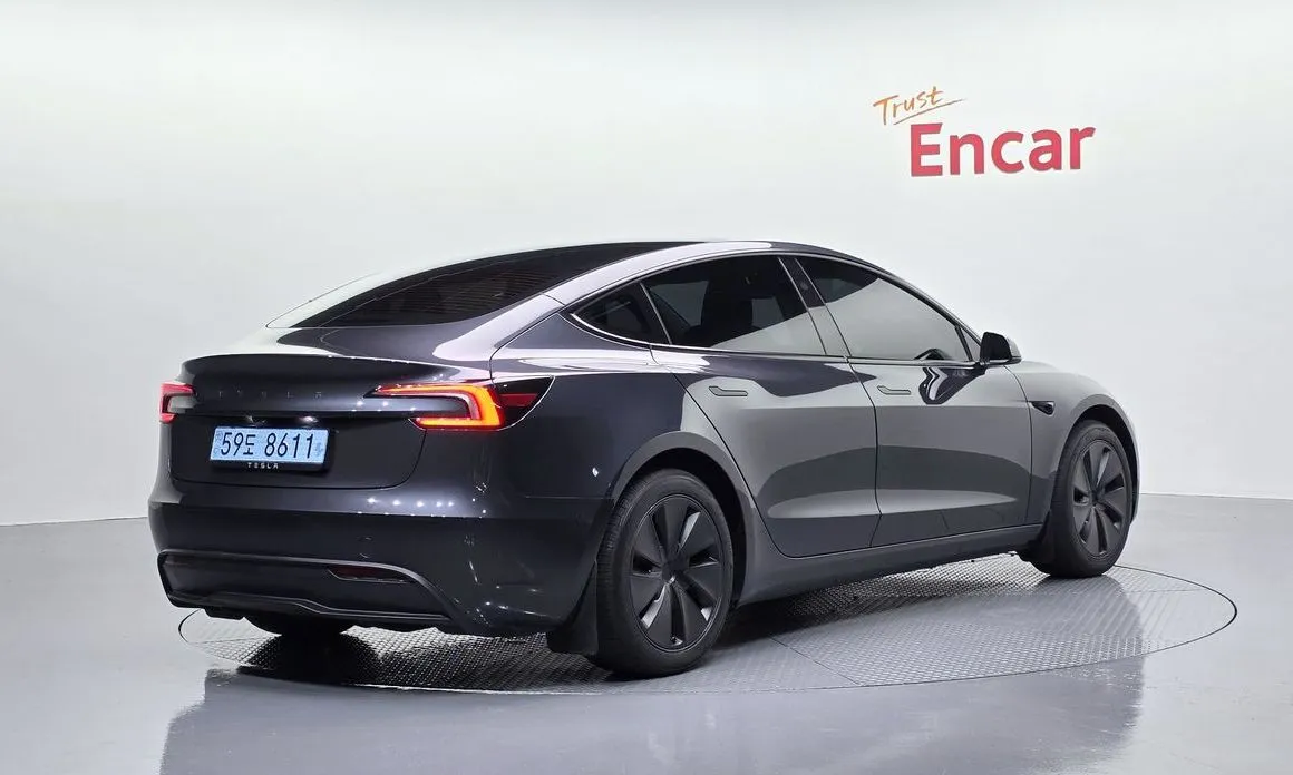 Tesla Model 3 — фото 2
