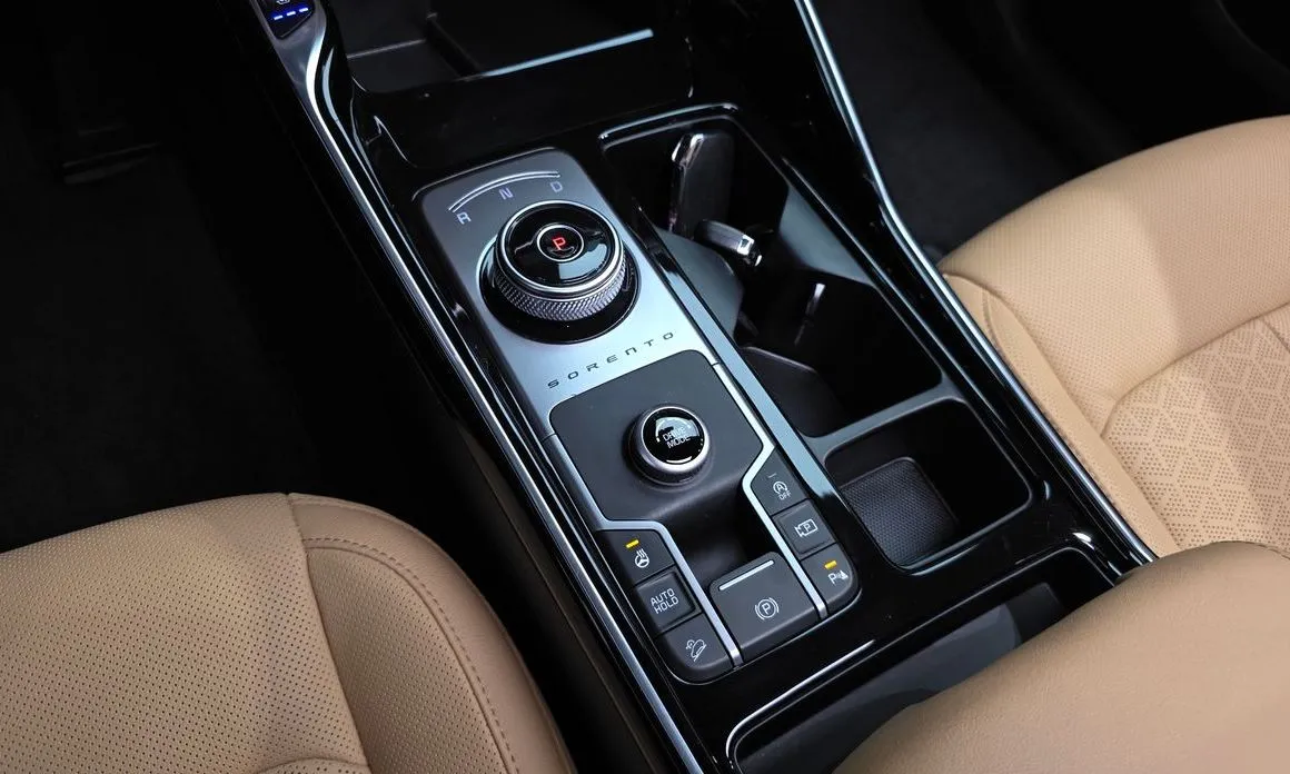 Kia Sorento — фото 7