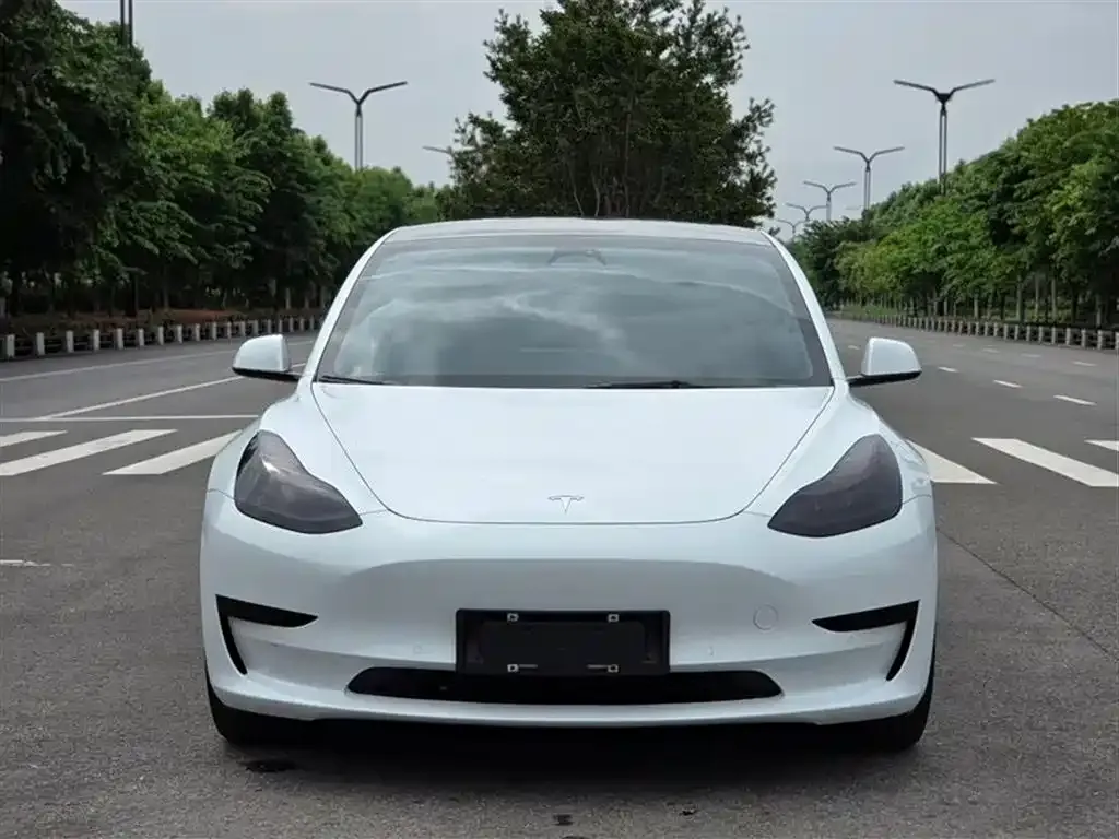 Tesla Model 3 — фото 5