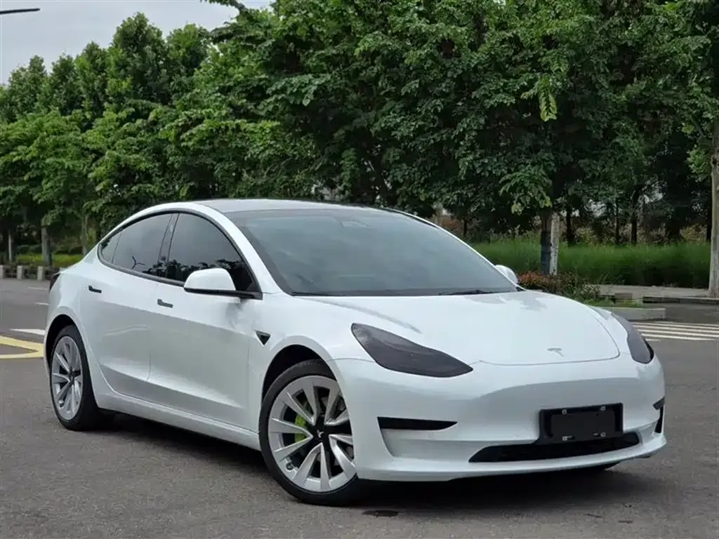 Tesla Model 3 — фото 4