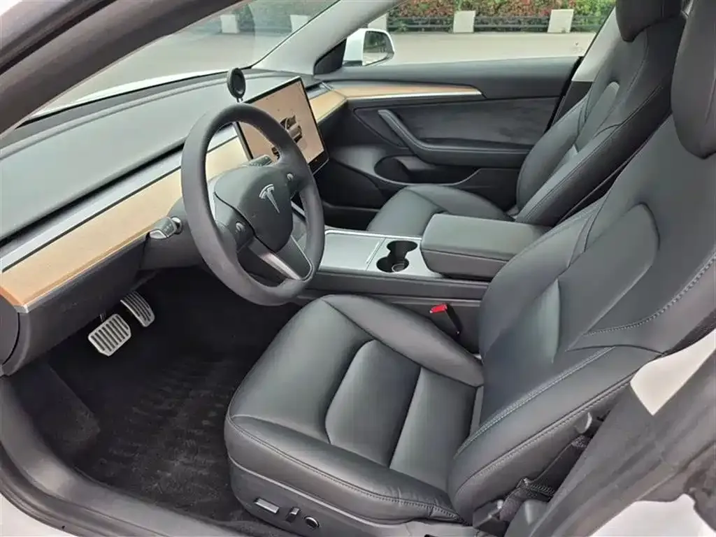 Tesla Model 3 — фото 6