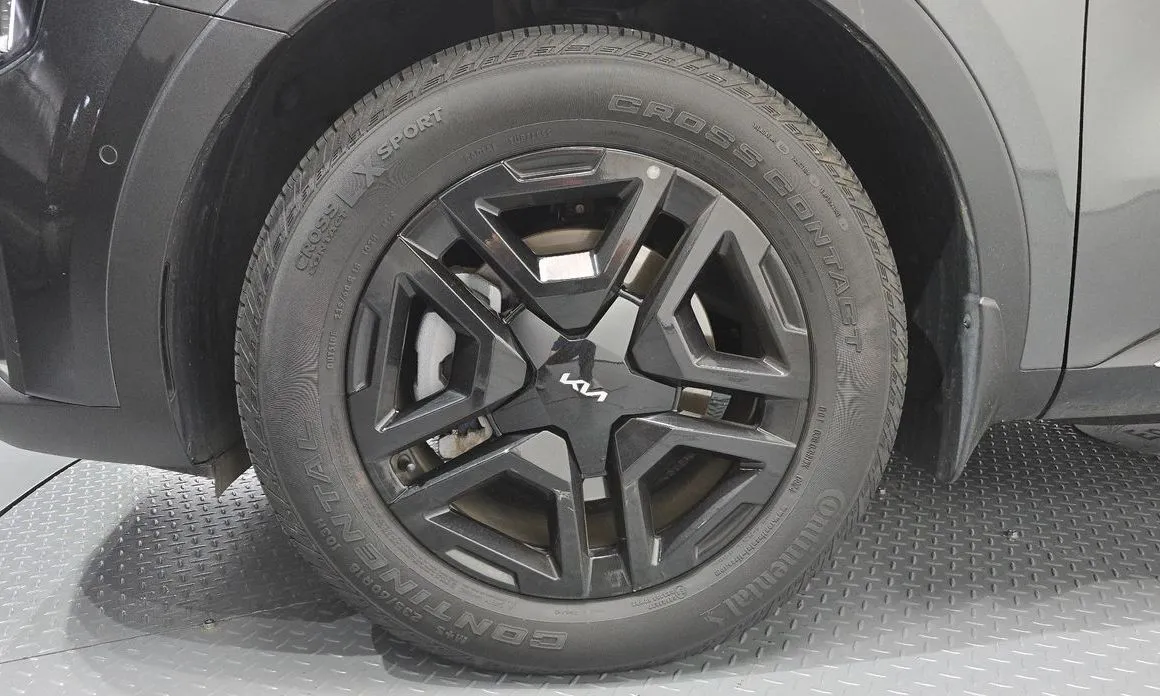 Kia Sorento — фото 8