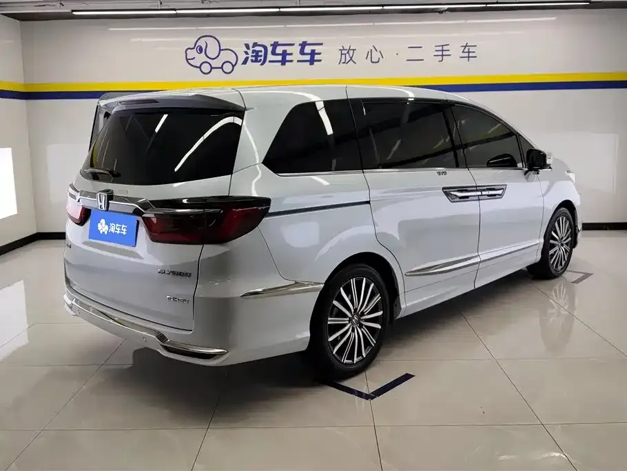 Honda Elysion 2024 из CN, фото 2